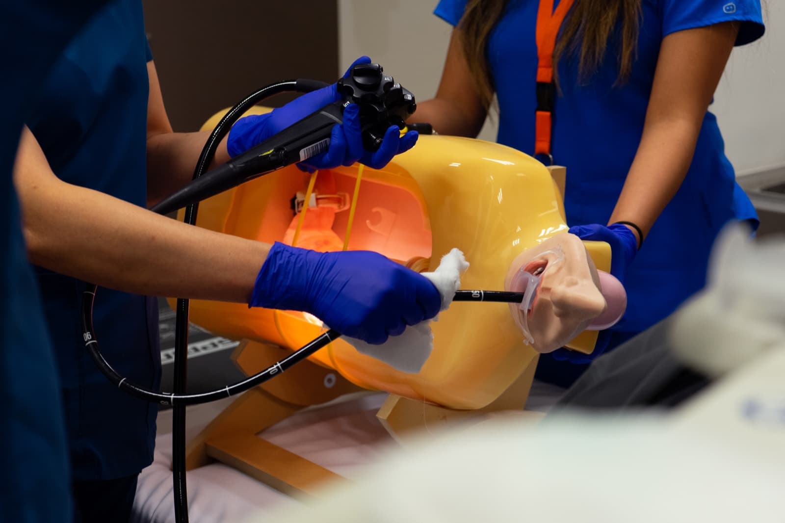 Entrenamiento de endoscopía digestiva alta en simulador bySIMMED